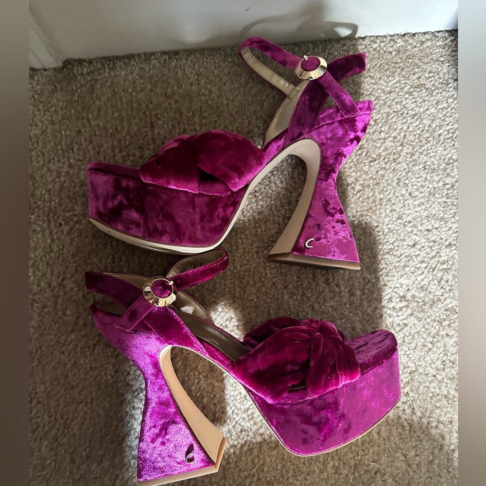 Hot Pink Heels- Velvet